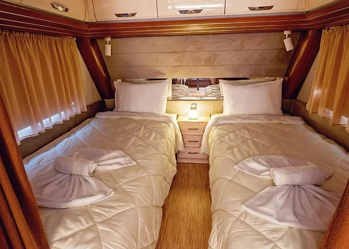 каравани Avi Iris фичоза Kemp