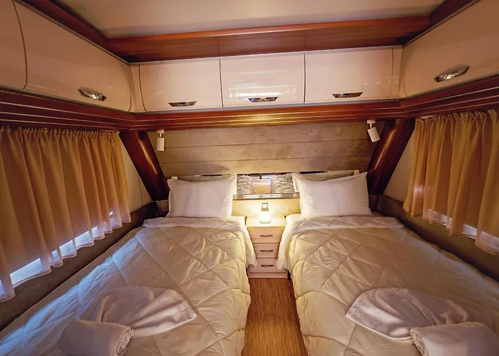 каравани Avi Iris фичоза