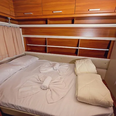 каравани Avi Iris фичоза Campingplatz *