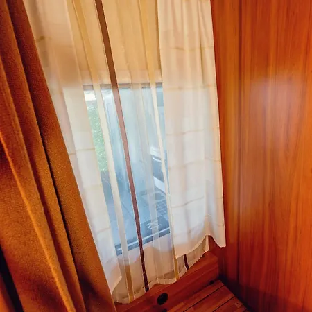 Campingplatz каравани Avi Iris фичоза Warna