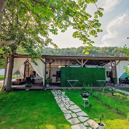 каравани Avi Iris фичоза Várna