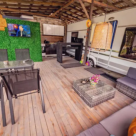 каравани Avi Iris фичоза