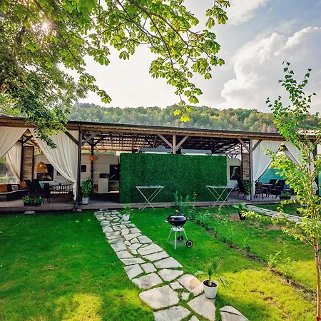 каравани Avi Iris фичоза Campingplatz