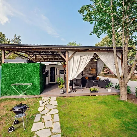 Campingplatz каравани Avi Iris фичоза