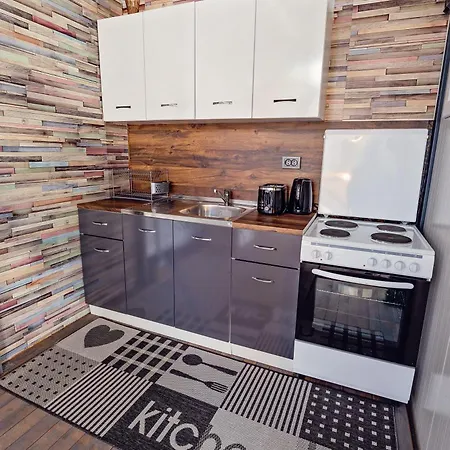 каравани Avi Iris фичоза Kemping *