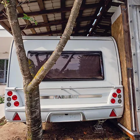 каравани Avi Iris фичоза Várna