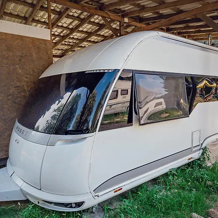 каравани Avi Iris фичоза Campingplatz *