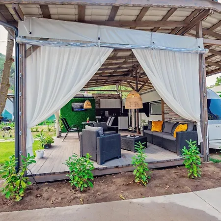 каравани Avi Iris фичоза Campingplatz *