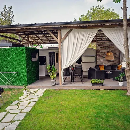 каравани Avi Iris фичоза Kemping