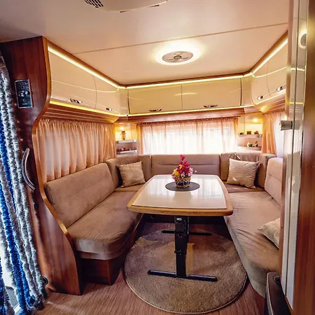 Campingplatz каравани Avi Iris фичоза *