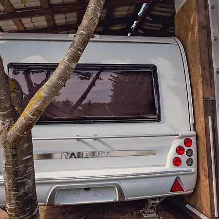 каравани Avi Iris фичоза Campingplatz *