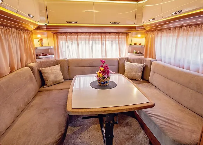 Camping каравани Avi Iris фичоза