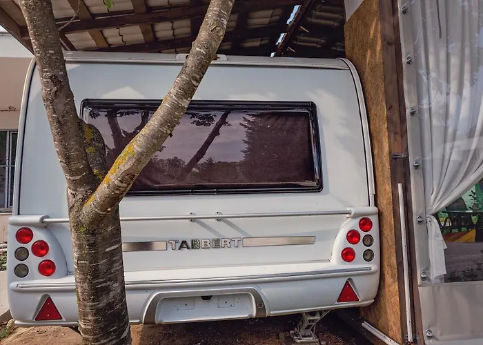 каравани Avi Iris фичоза Camping *